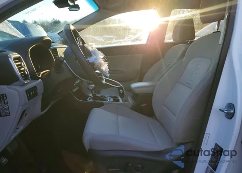 2021 Kia Sportage Lx z USA, uszkodzony, nr VIN KNDPMCACXM7908658